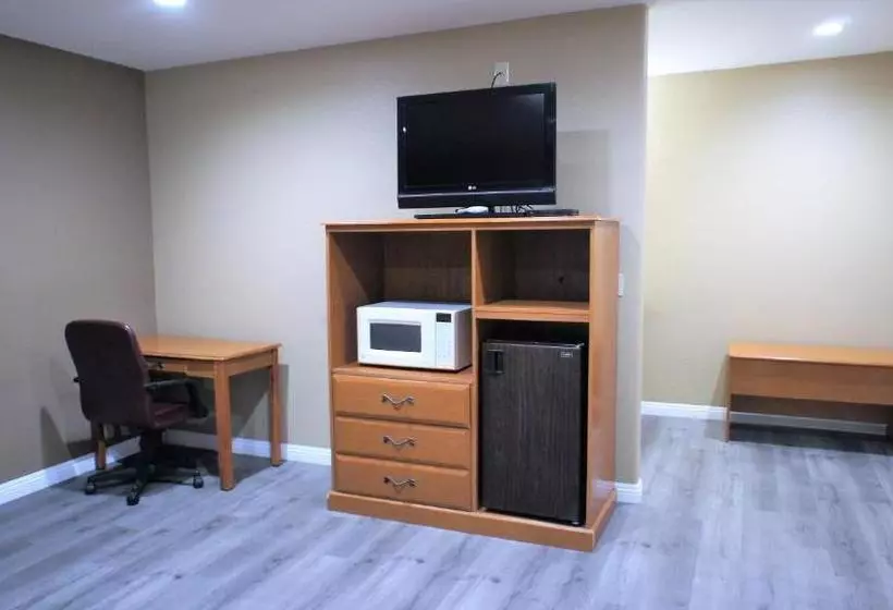 فندق على الطريق Executive Inn