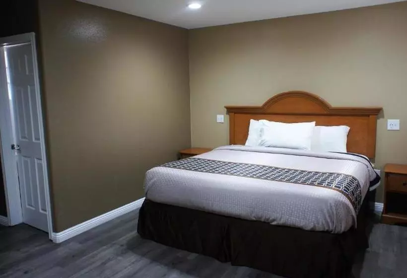 فندق على الطريق Executive Inn