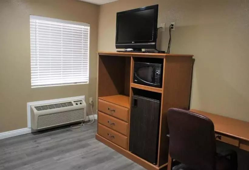 فندق على الطريق Executive Inn