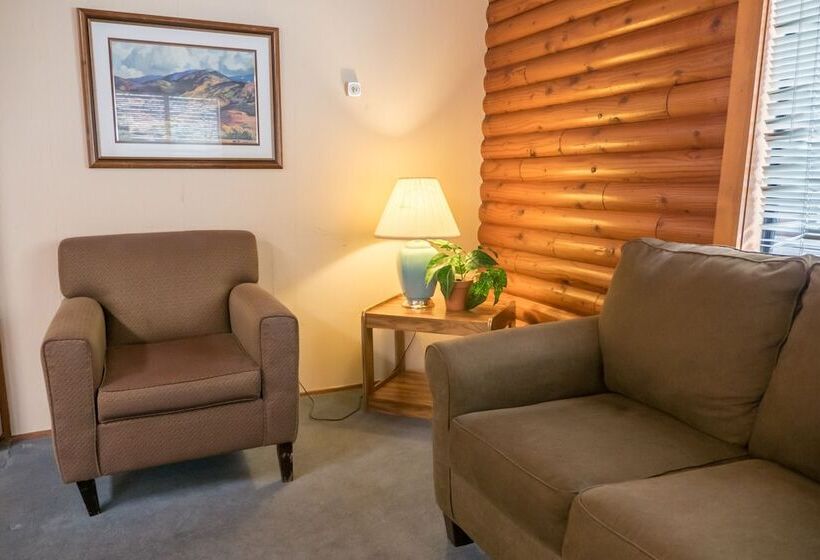 استراحتگاه Whispering Pines