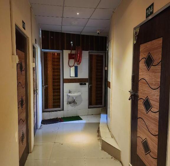 Общежитие Diamond Ac Dormitory And Guest House