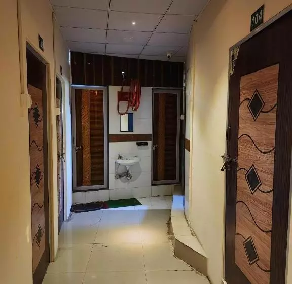 هاستل Diamond Ac Dormitory And Guest House