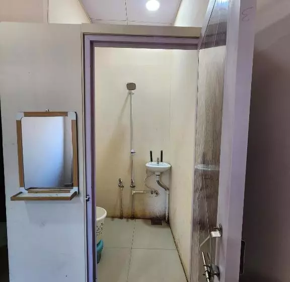 هاستل Diamond Ac Dormitory And Guest House