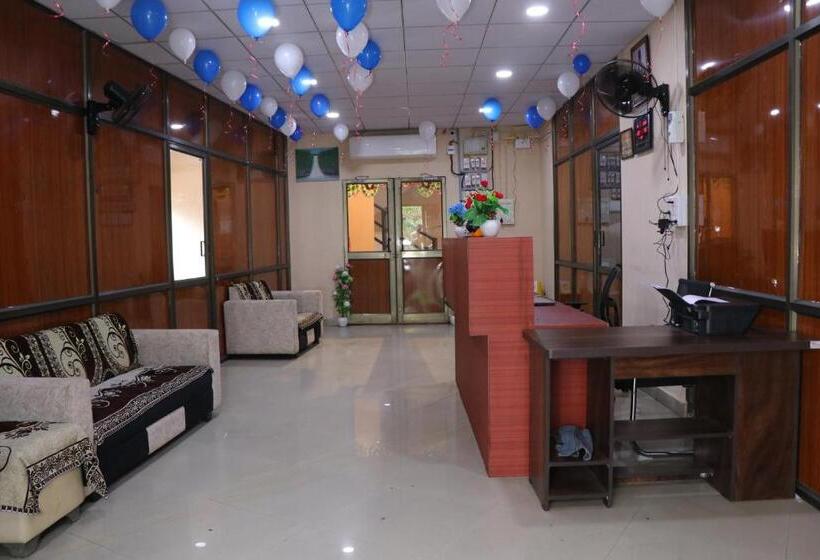 Общежитие Diamond Ac Dormitory And Guest House