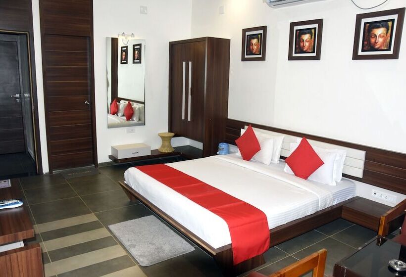 Gir Athiz Resort With Swimming Pool