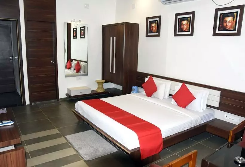 Gir Athiz Resort With Swimming Pool