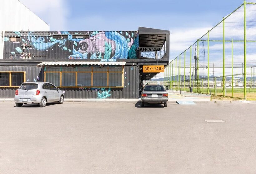 فندق Box Park