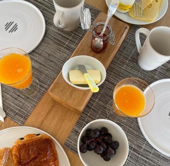 تختخواب و صبحانه Brise Du Large   Maison D Ault