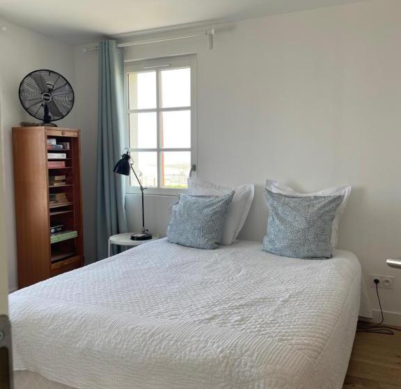 تختخواب و صبحانه Brise Du Large   Maison D Ault