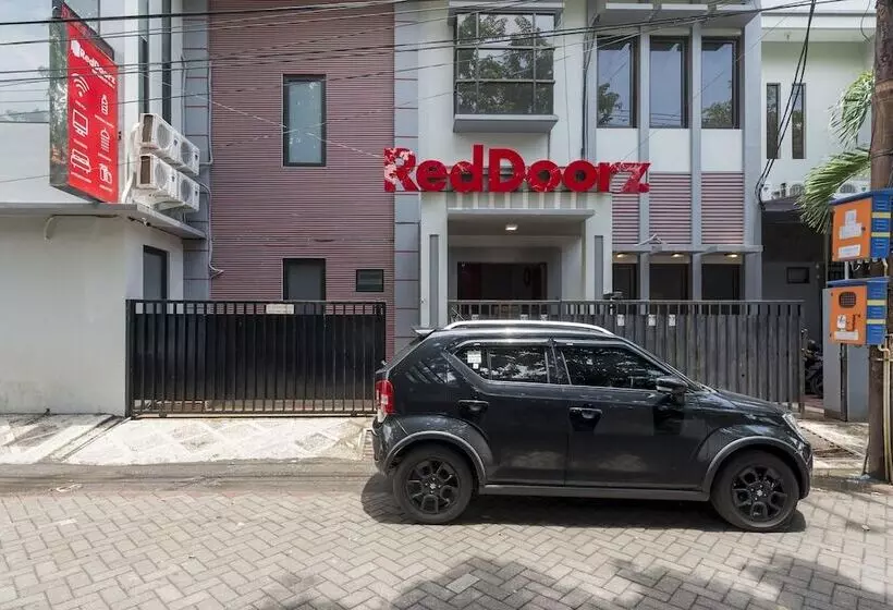 ペンション Reddoorz Near Grand City Mall 2