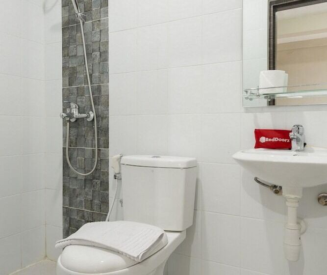 بنسيون Reddoorz Near Grand City Mall 2