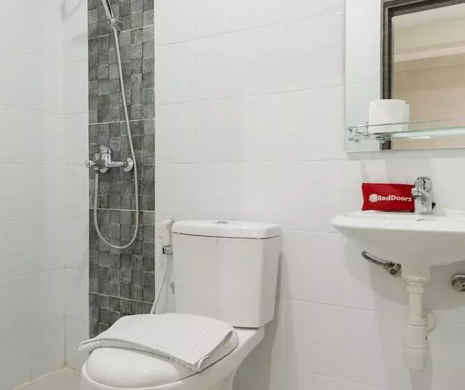 ペンション Reddoorz Near Grand City Mall 2