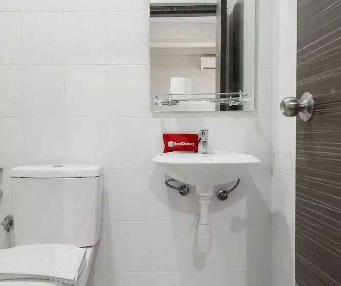 ペンション Reddoorz Near Grand City Mall 2