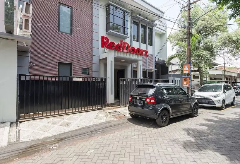 ペンション Reddoorz Near Grand City Mall 2