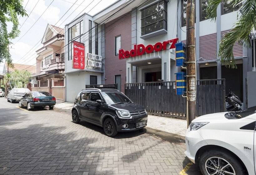 بنسيون Reddoorz Near Grand City Mall 2