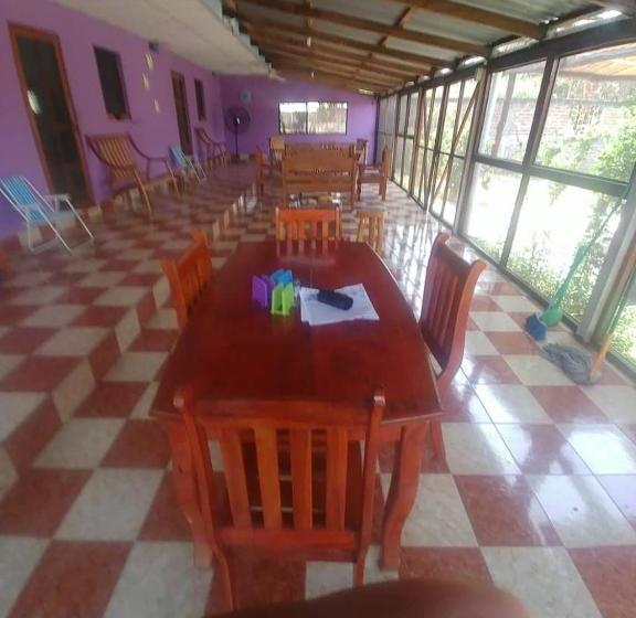 تختخواب و صبحانه Casa Pura Vida