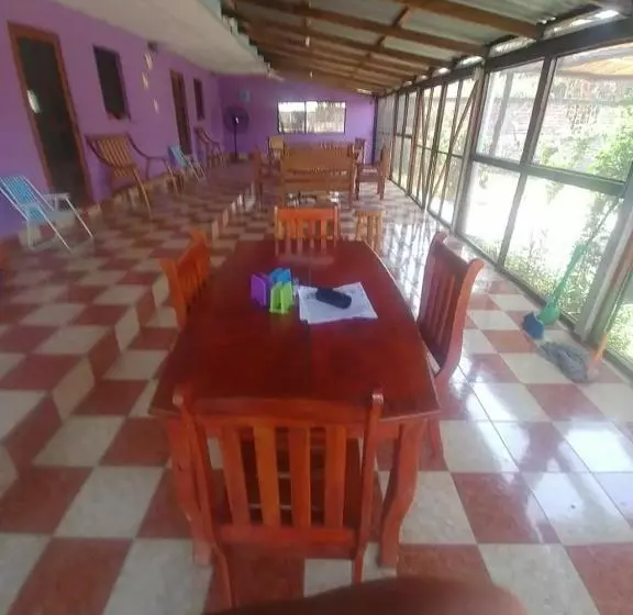 تختخواب و صبحانه Casa Pura Vida