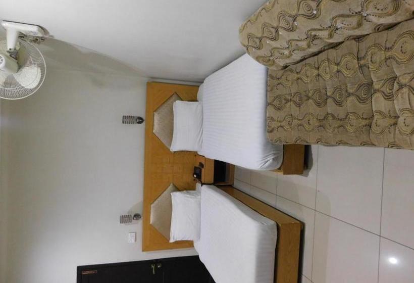 هتل The Grand  Multan