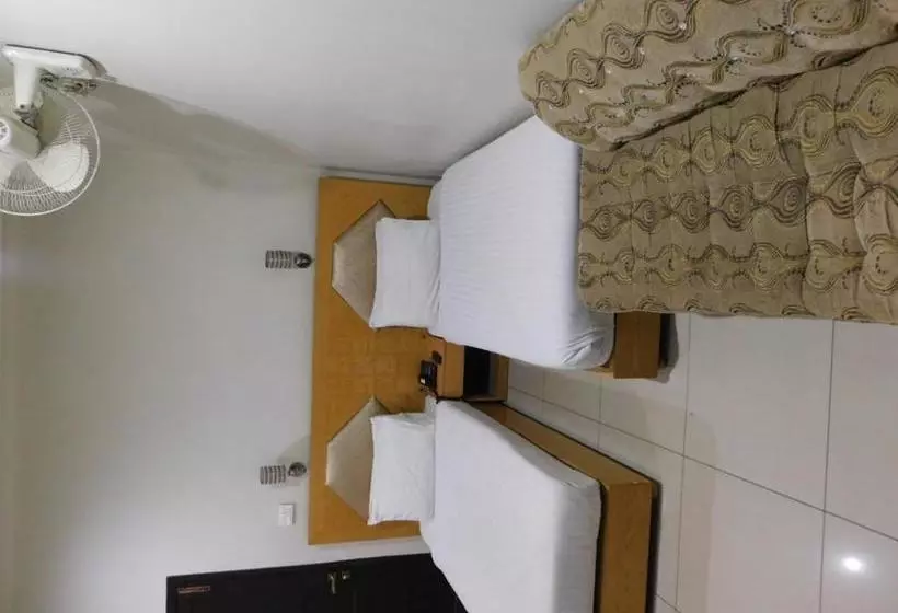 هتل The Grand  Multan