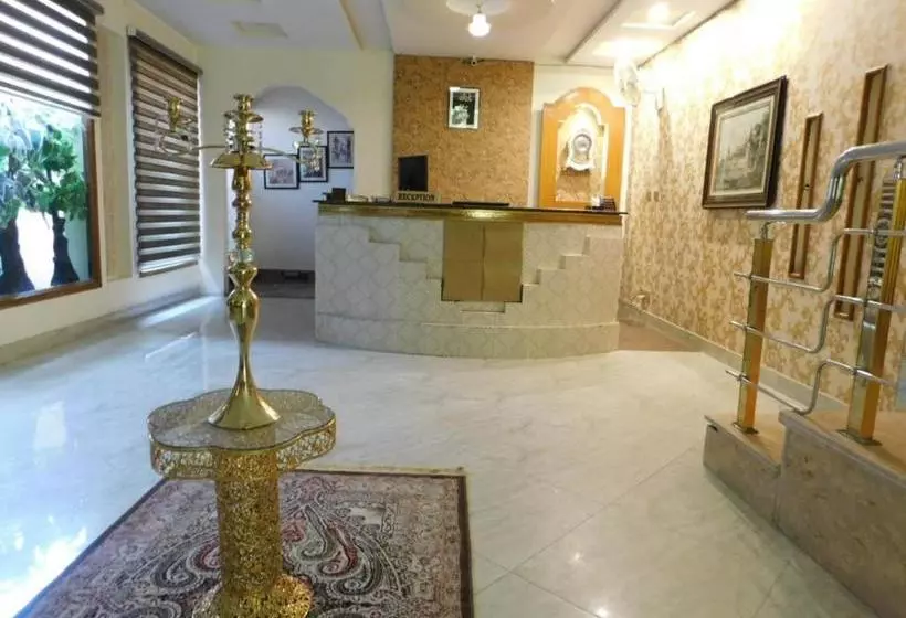 هتل The Grand  Multan