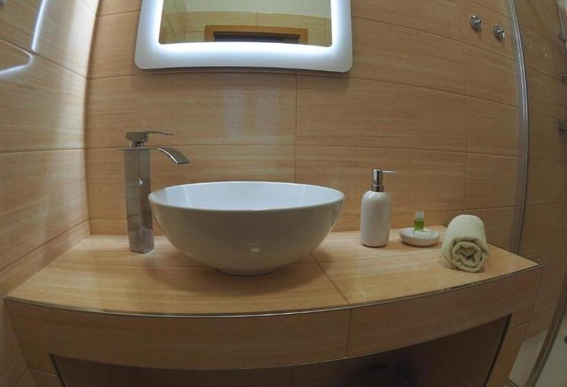 Отель Britannia Vsetín