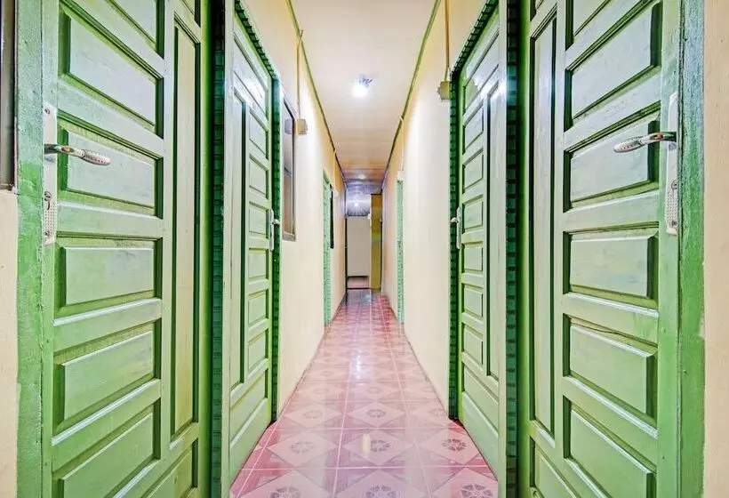 هتل Oyo 3063 Residence 22