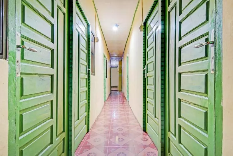 هتل Oyo 3063 Residence 22