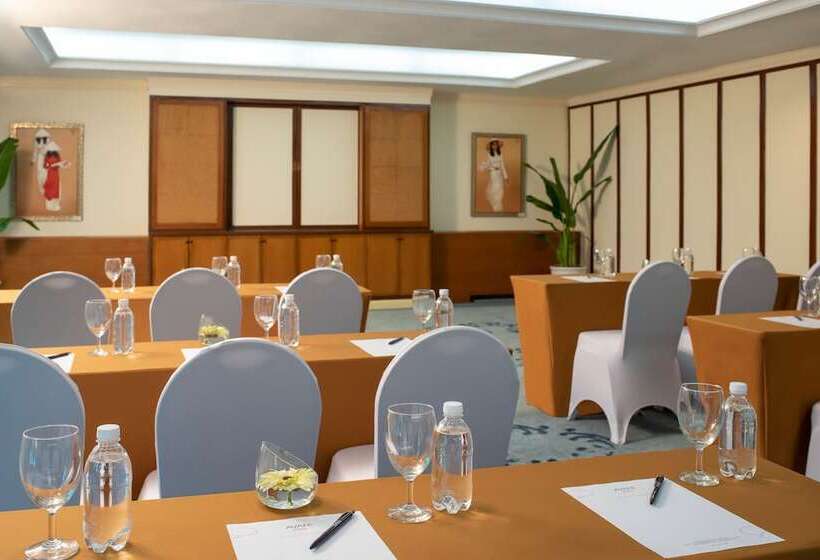 Hotel Avani Hai Phong Harbour View