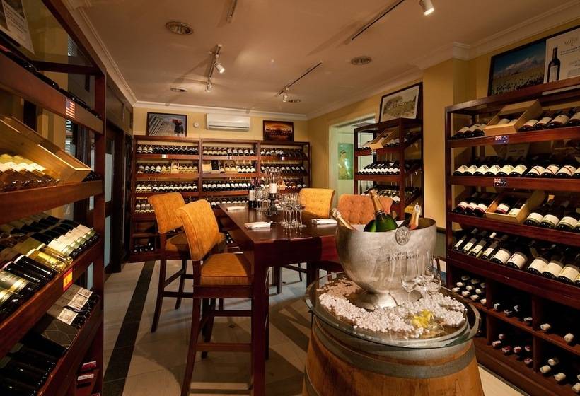 Hotel Avani Hai Phong Harbour View