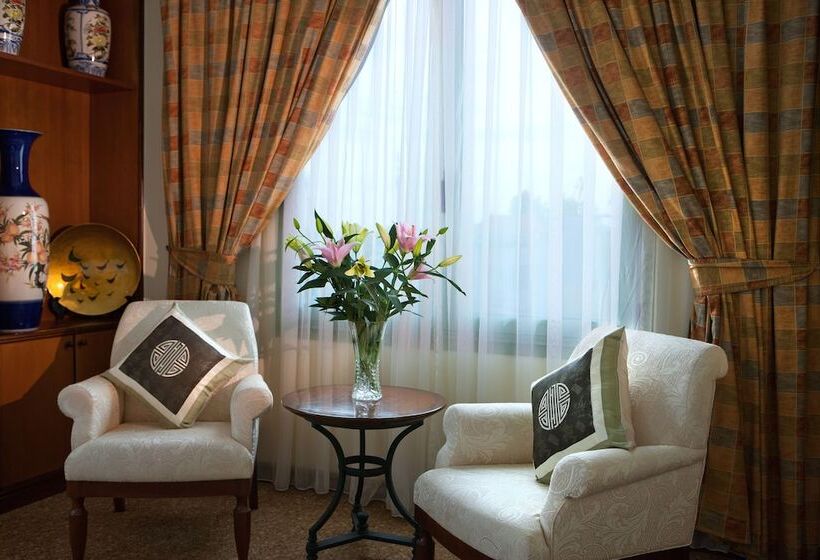 Hotel Avani Hai Phong Harbour View