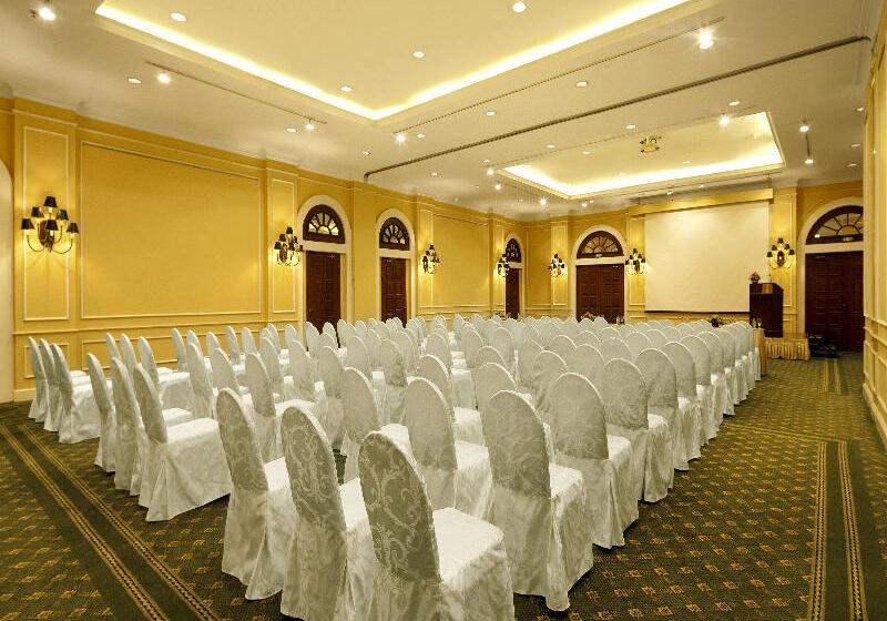 Hotel Avani Hai Phong Harbour View