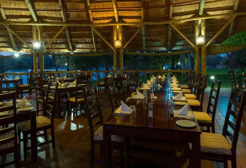 هتل Azambezi River Lodge