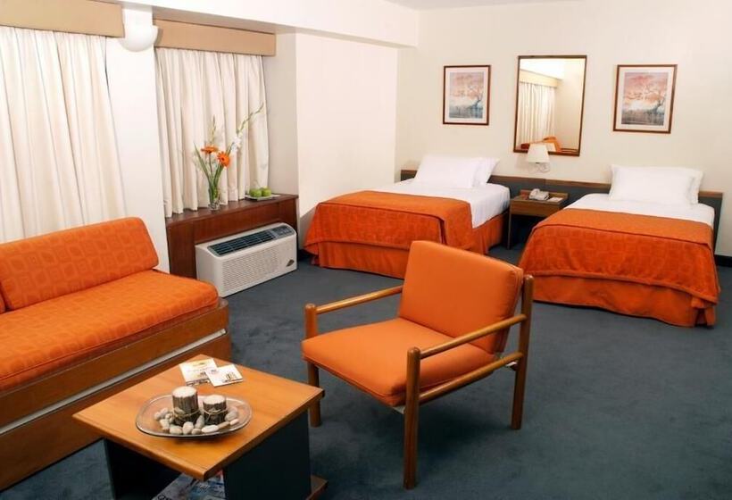 هتل Cristina Suites