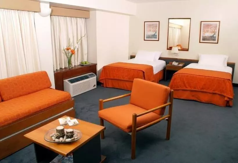 هتل Cristina Suites