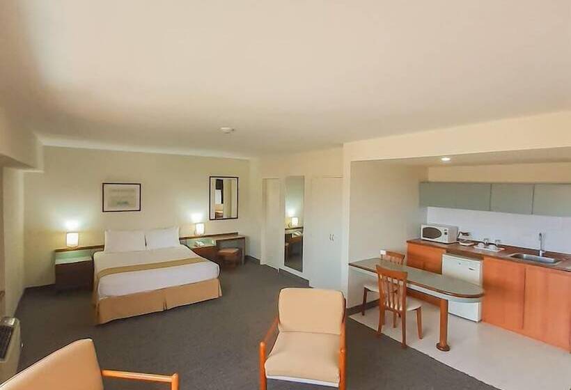 هتل Cristina Suites