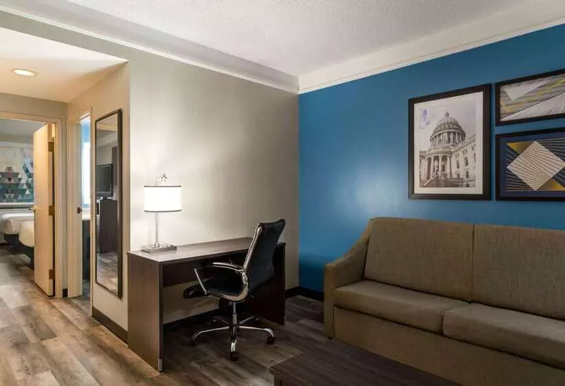 Szálloda La Quinta By Wyndham Madison American Center