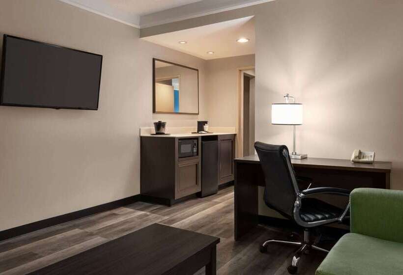 فندق La Quinta By Wyndham Madison American Center