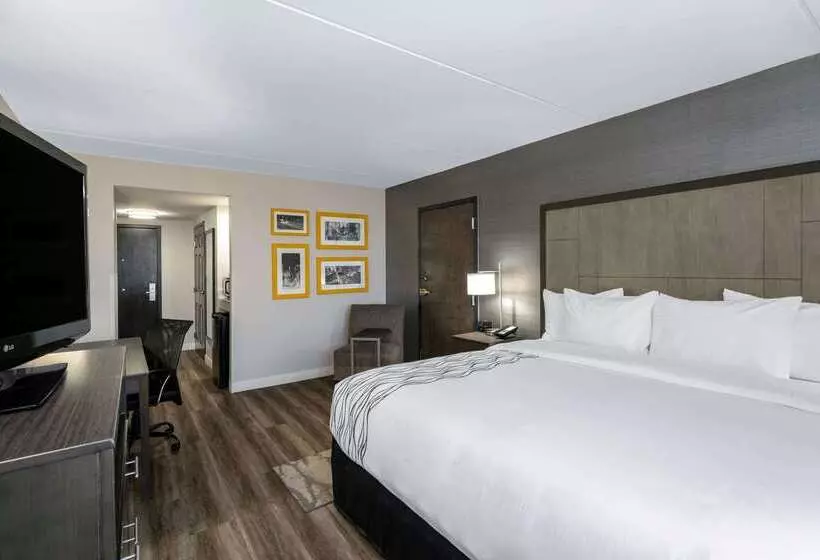 هتل La Quinta By Wyndham Raleigh Downtown North