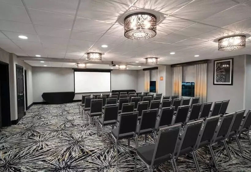 هتل La Quinta By Wyndham Raleigh Downtown North