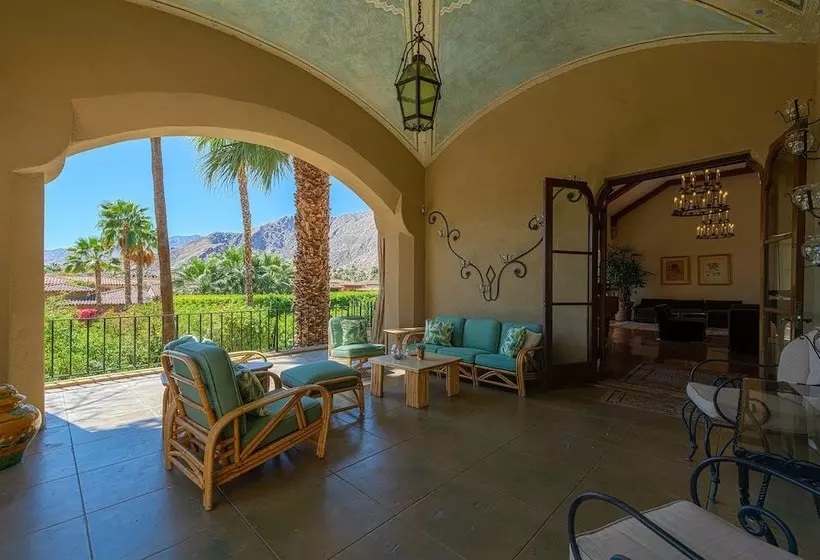 هتل The Willows Historic Palm Springs Inn