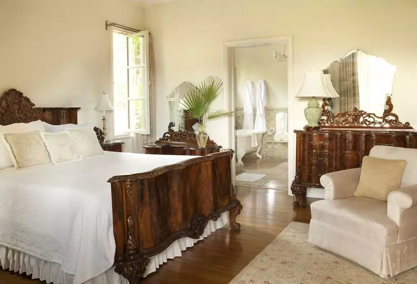 هتل The Willows Historic Palm Springs Inn