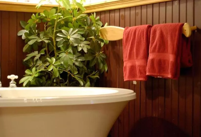 호텔 Wrens Nest Village Inn