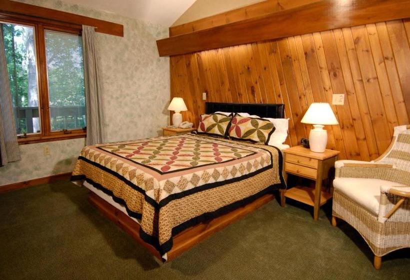 هتل Wrens Nest Village Inn