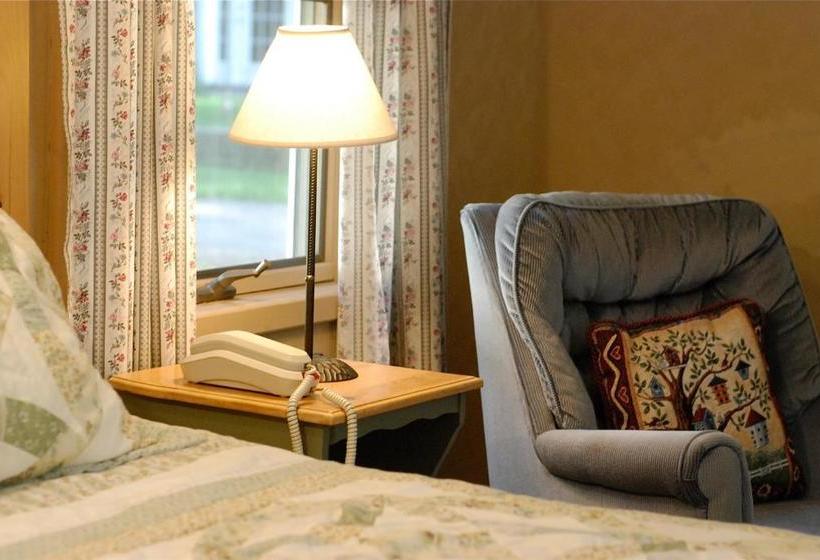 هتل Wrens Nest Village Inn