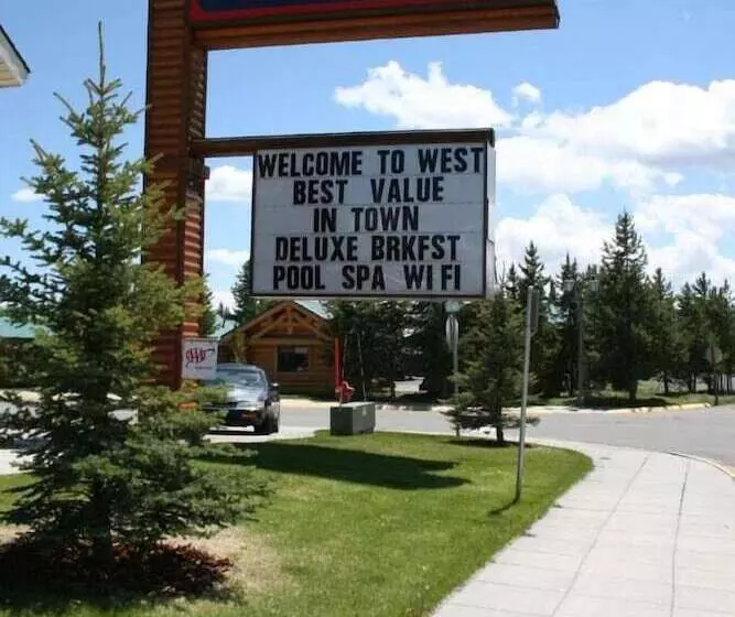 בית מלון כפרי Yellowstone Lodge