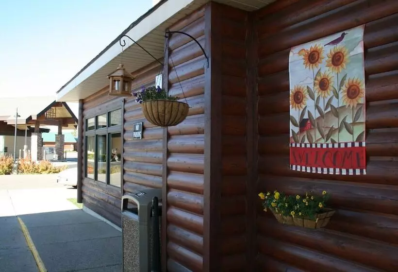 בית מלון כפרי Yellowstone Lodge