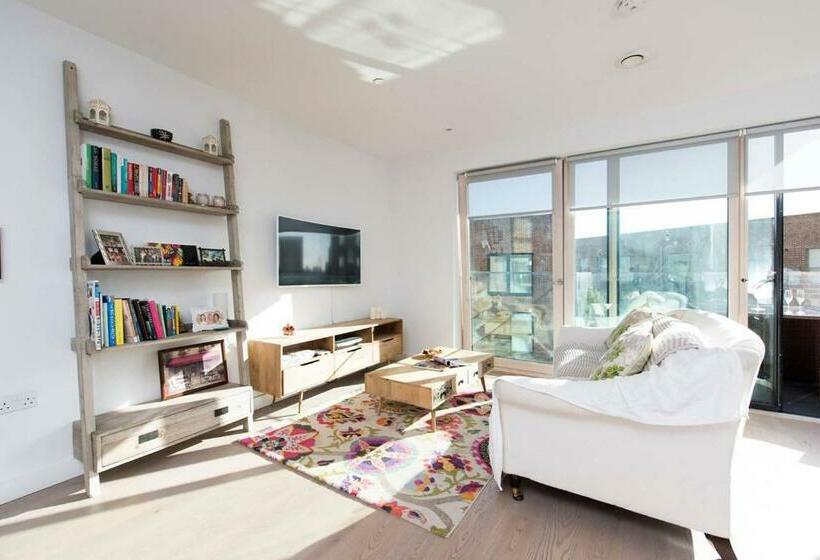 Stunning 1 Bedroom Apartment In Central London