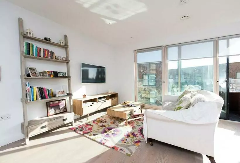 Stunning 1 Bedroom Apartment In Central London