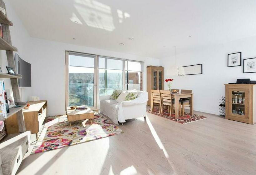 Stunning 1 Bedroom Apartment In Central London