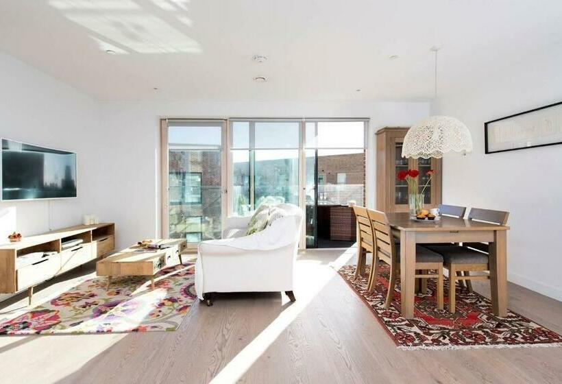 Stunning 1 Bedroom Apartment In Central London